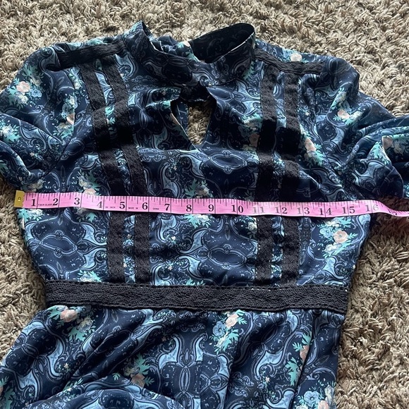 ModCloth Handkerchief hem blue floral flare sleeve midi dress - Picture 6 of 8